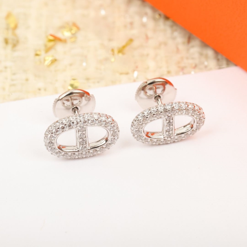 H**me5 earrings